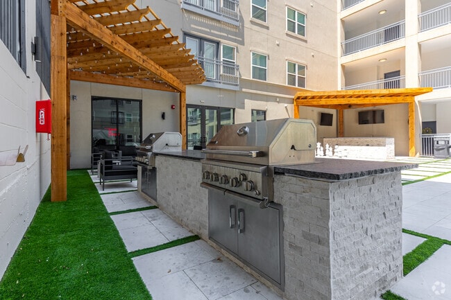 Outdoor Grilling Area - Lennox at West Village
