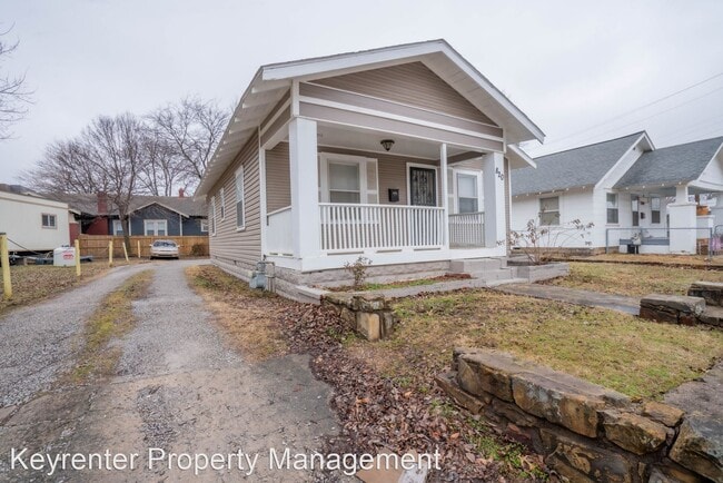Building Photo - 2 br, 1 bath House - 820 S Lewis Ave