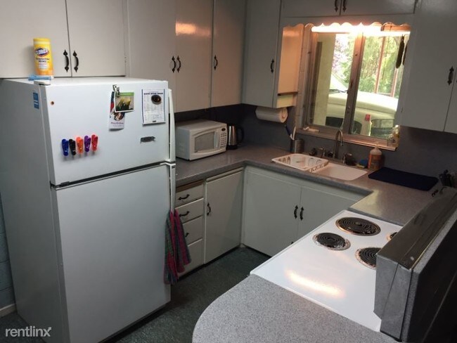 Building Photo - 3 br, 1.5 bath House - 776 E Vine St