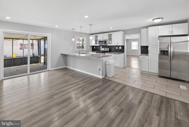 Foto del edificio - 55 Ember Ln