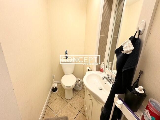 Building Photo - 1A Folsom Ave. Unit 3B