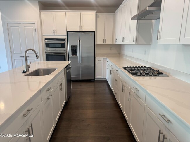 Foto del edificio - 2105 Explorer Ln