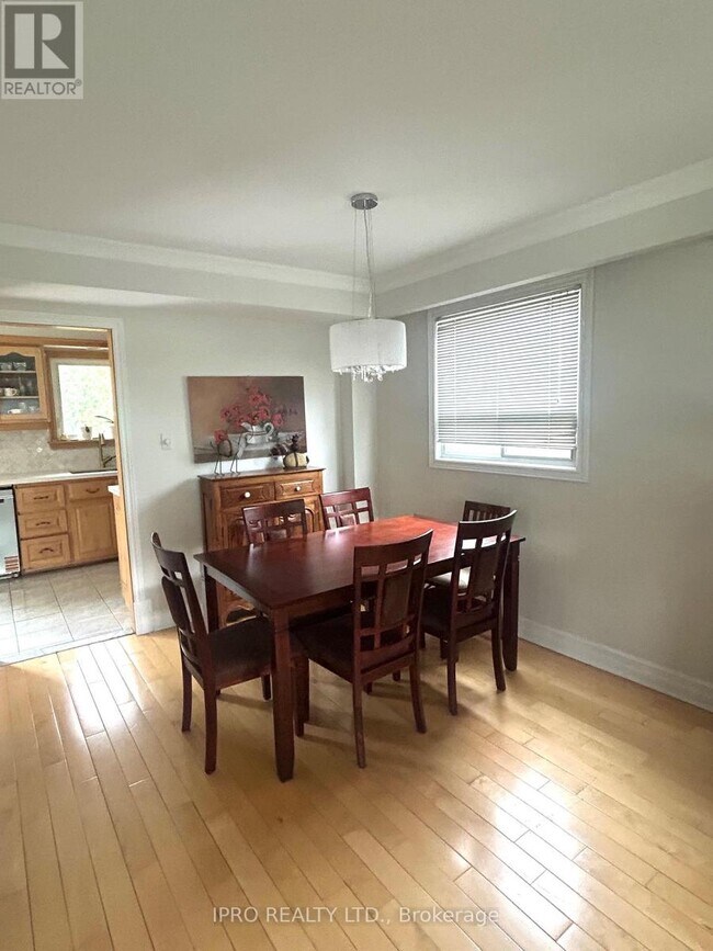 Photo du bâtiment - 955 Forestwood Dr
