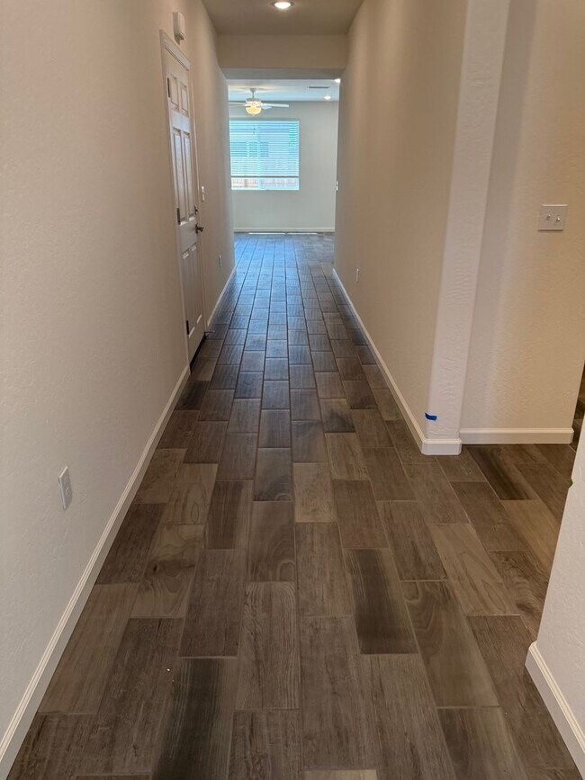 Foto del edificio - Stunning New Construction Home with Designer Touches!