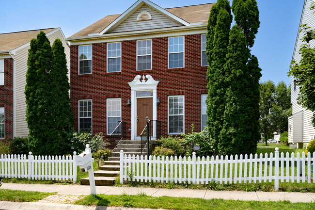 Building Photo - 3506 Park Overlook Dr