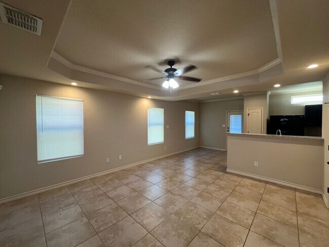 Foto del edificio - 6962 Lakeview Dr.