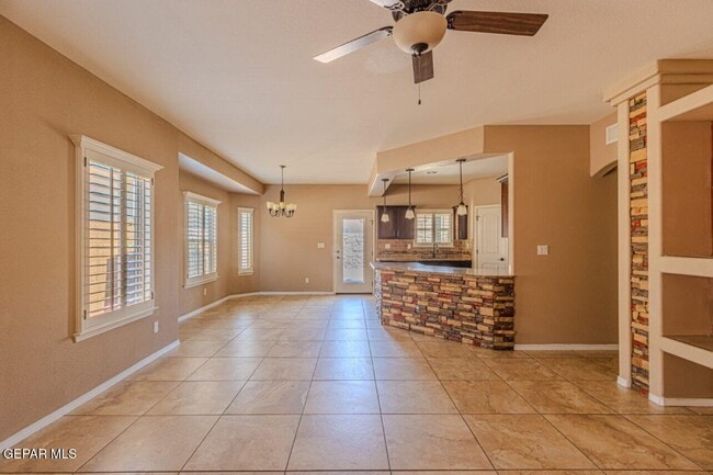 Building Photo - 3824 Loma Brisa Dr