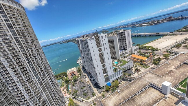 Foto del edificio - 1717 N Bayshore Dr
