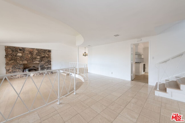 Foto del edificio - 20164 Santa Rita St