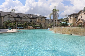 Building Photo - Ten Pines at Summerwood