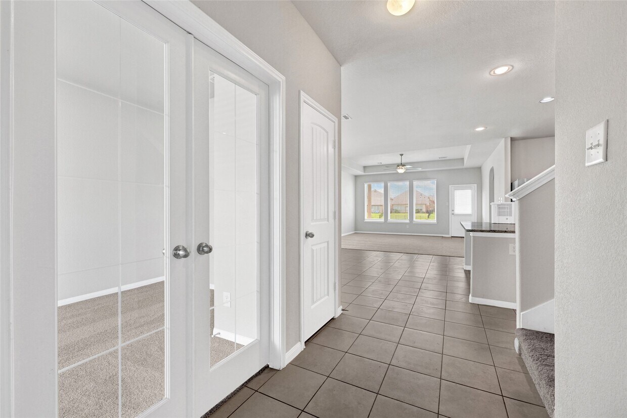 Building Photo - 24931 Pavarotti Pl