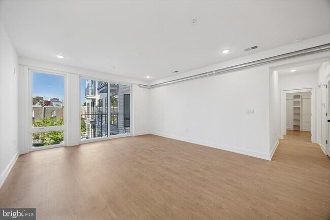 Foto del edificio - 1614 Ridge Ave