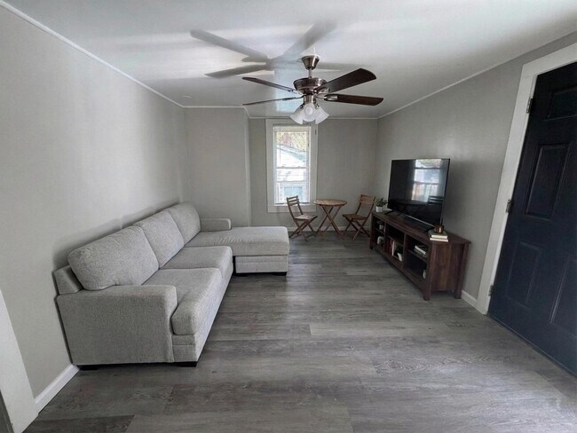 Foto del edificio - 409 Hobson St