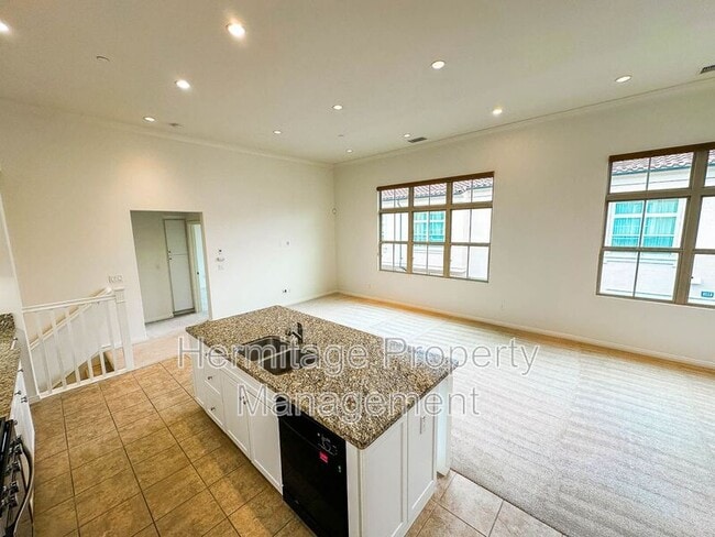 Building Photo - 120 Overbrook