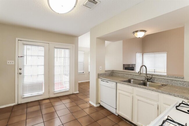 Foto del edificio - 8603 Kinghaven St
