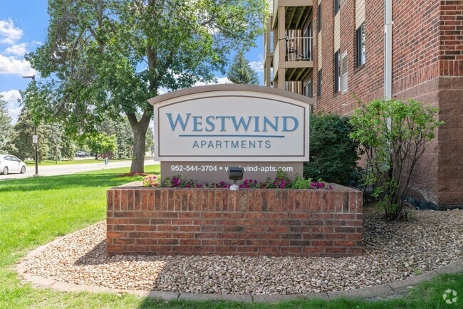 Building Photo - Westwind Apartments