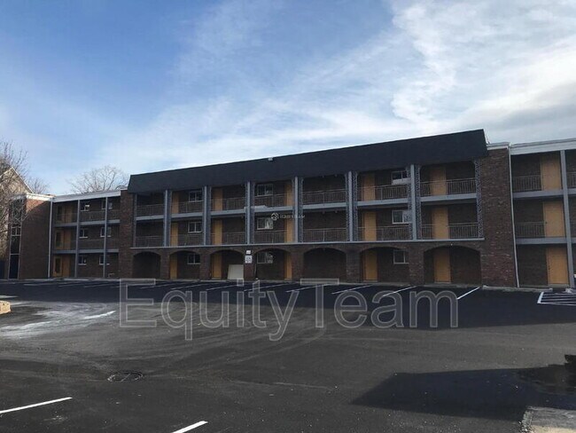 Foto del edificio - 2600 Bushnell St