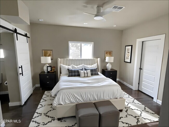 Foto del edificio - 3825 Trowbridge Dr