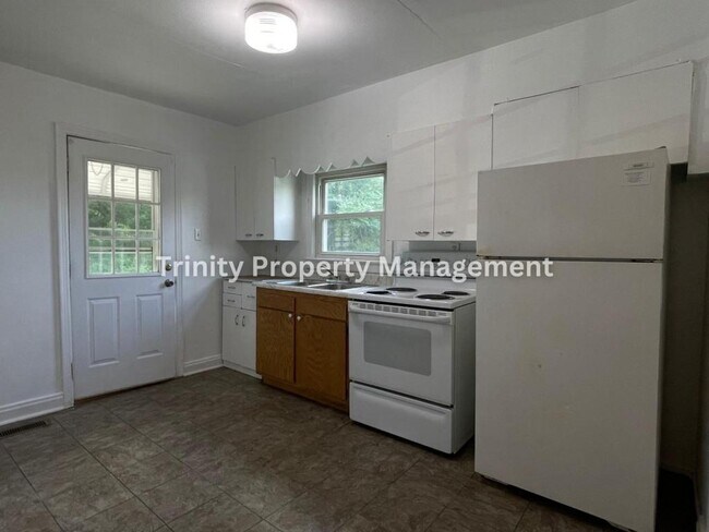 Foto del edificio - 204 1/2 Burton Ave