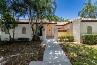 Building Photo - 3113 Kingswood Terrace