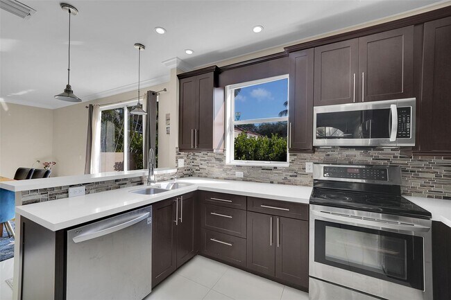 Foto del edificio - 8785 NW 6th St