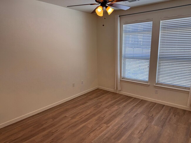 Foto del edificio - Spacious 1BR Condo in Broomfield