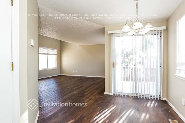 Foto del edificio - 11001 Benton St