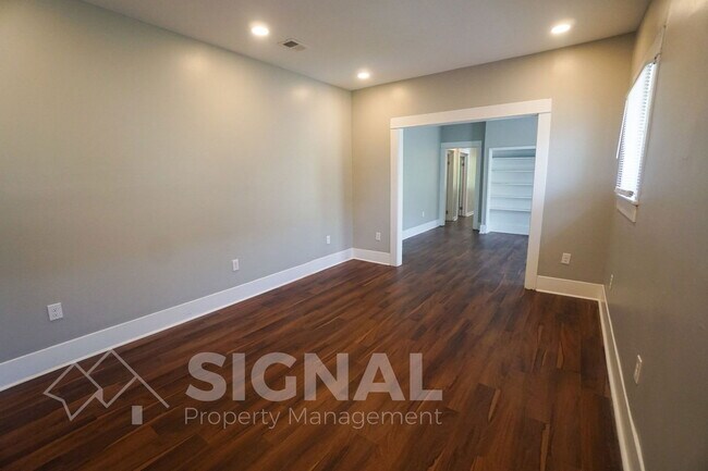 Foto del edificio - 223 47th Pl N