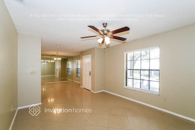 Building Photo - 901 Sandywood Dr