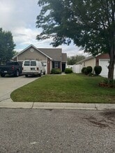 Building Photo - 407 Dandelion Ln