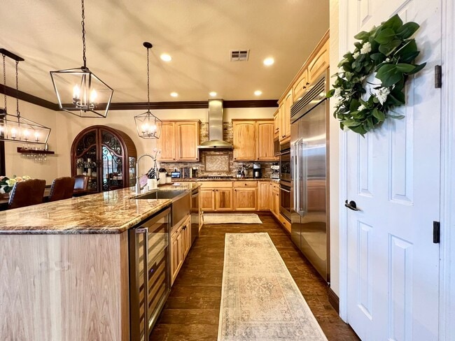 Building Photo - STUNNING SINGLE STORY HOME IN CLUB ALIANTE...