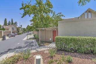 Building Photo - 524 S Cascade Terrace