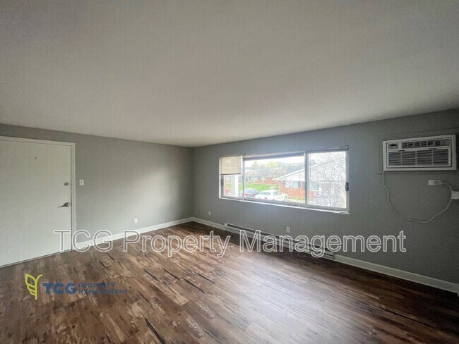 Building Photo - 1467 Catherine Street