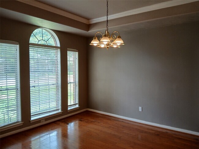 Building Photo - 21531 Cedar Cove Dr