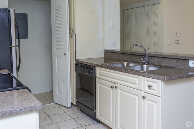 Interior Photo - Oasis Naples Apartments