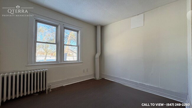 Building Photo - 200 Chaffey St