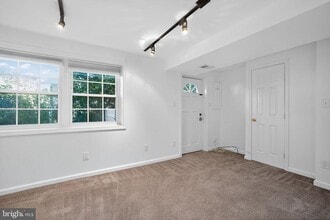 Building Photo - 3207 Fair Woods Pkwy