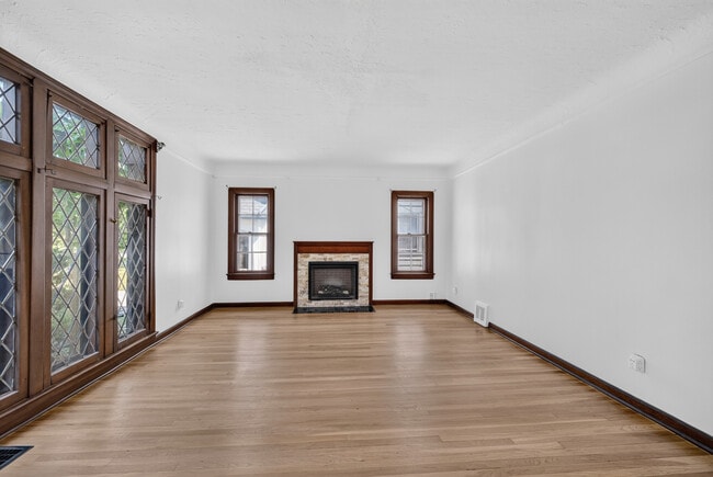 Building Photo - 3561 Lynnfield Rd
