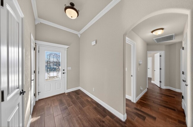 Building Photo - 1241 Kensington Dr