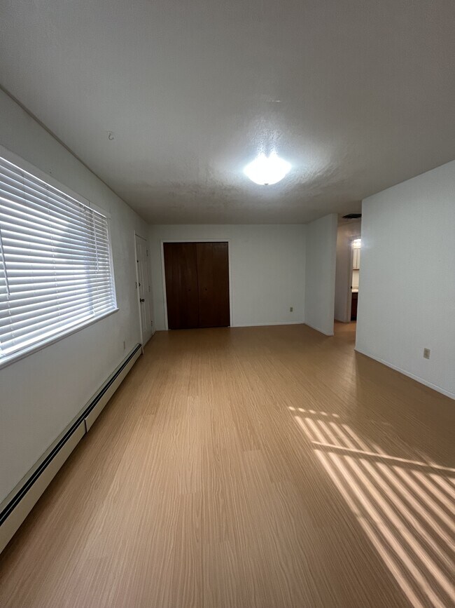 Building Photo - 108 Park Dr