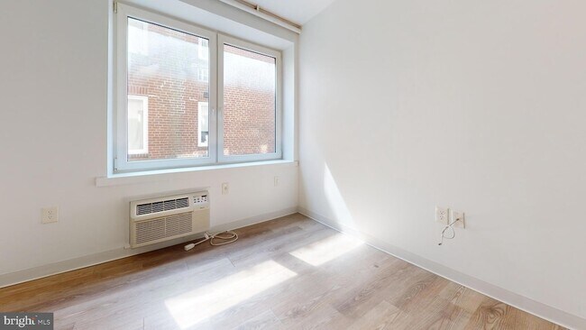 Building Photo - 5824 N 13th St