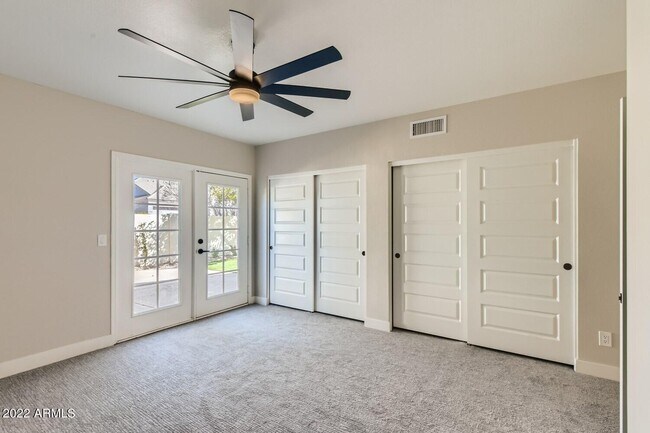 Building Photo - 9636 E Sutton Dr