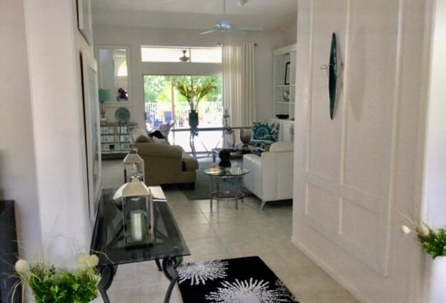 Building Photo - 10758 Cypress Bend Dr