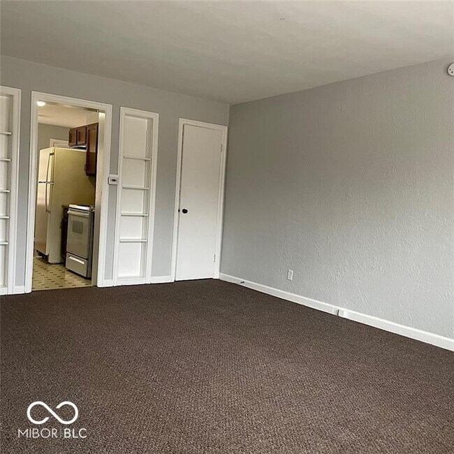 Foto del edificio - 73 W Westfield Blvd