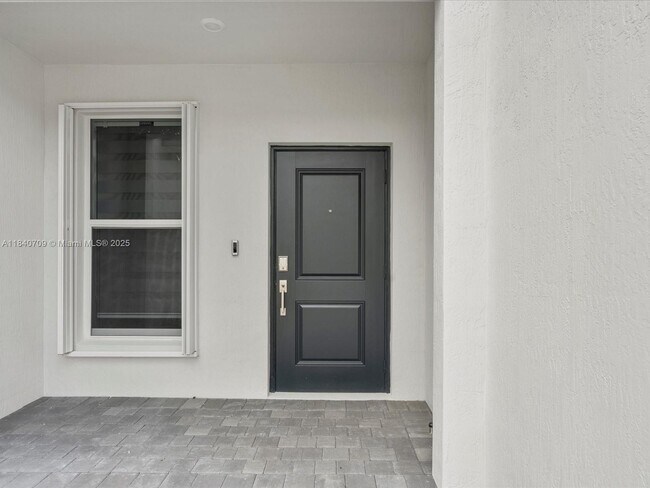 Foto del edificio - 106 SW 184th Ave