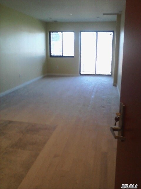 Foto del edificio - 106-4 Northern Blvd