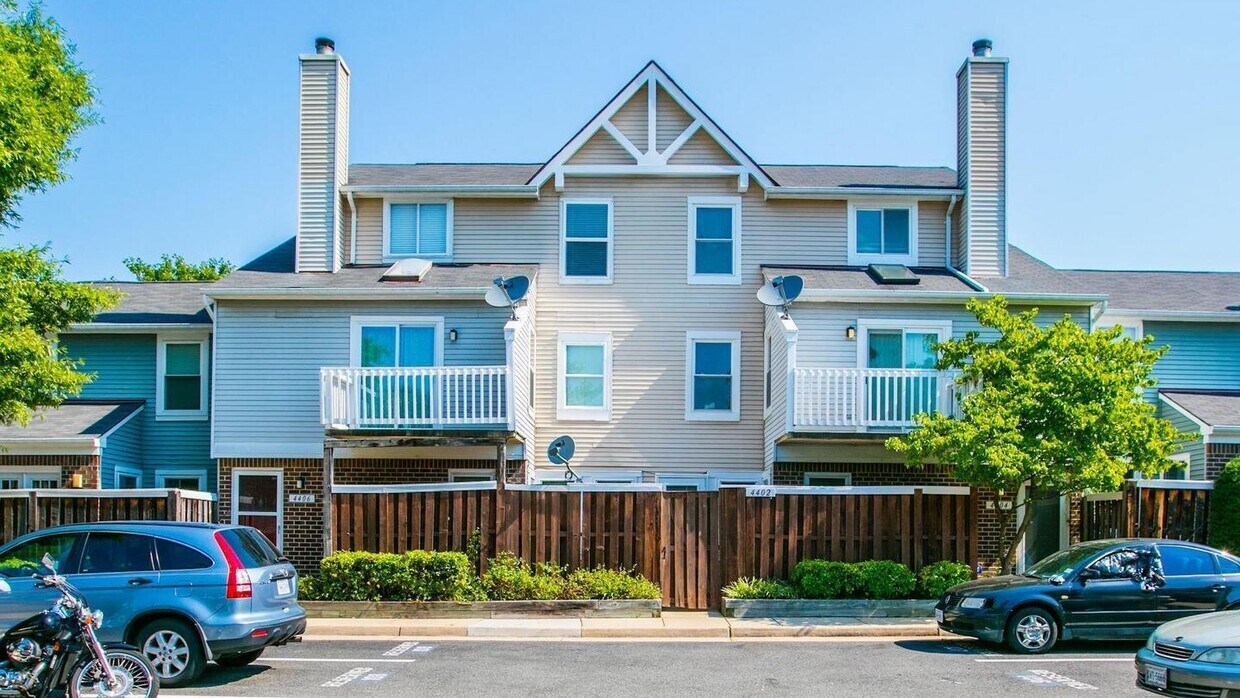 Primary Photo - 4402 Pembrook Village Dr