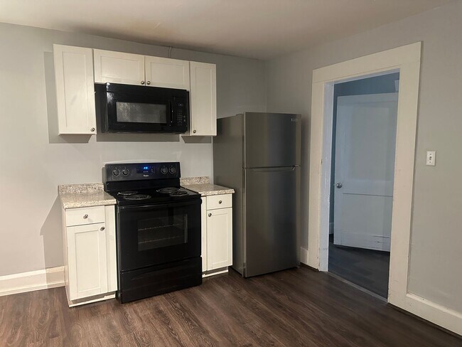 Foto del edificio - Home for Rent in East Lake Area