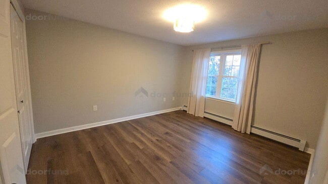 Foto del edificio - 62 Constitution Dr