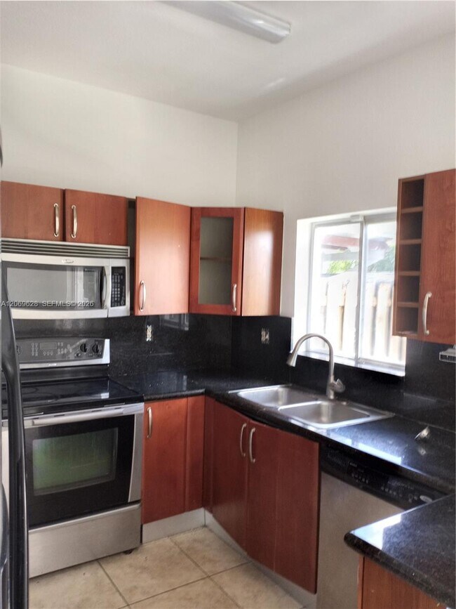 Building Photo - 18125 NW 74th Ct